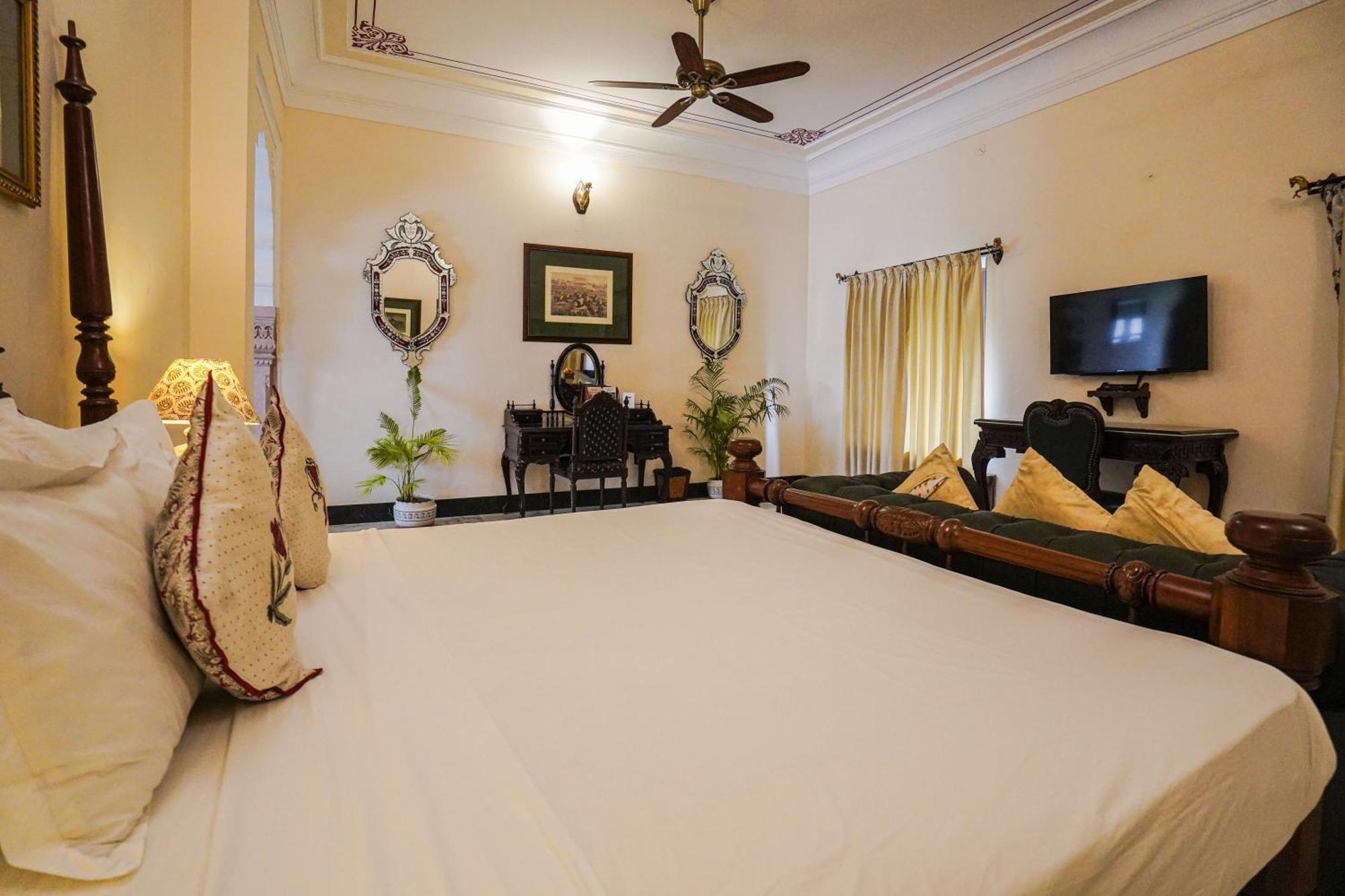 Khas Bagh Hotel Jaipur Exterior photo